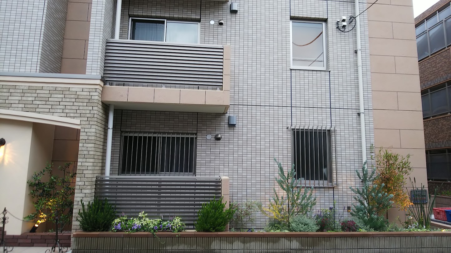 個人邸 花壇 寄せ植え