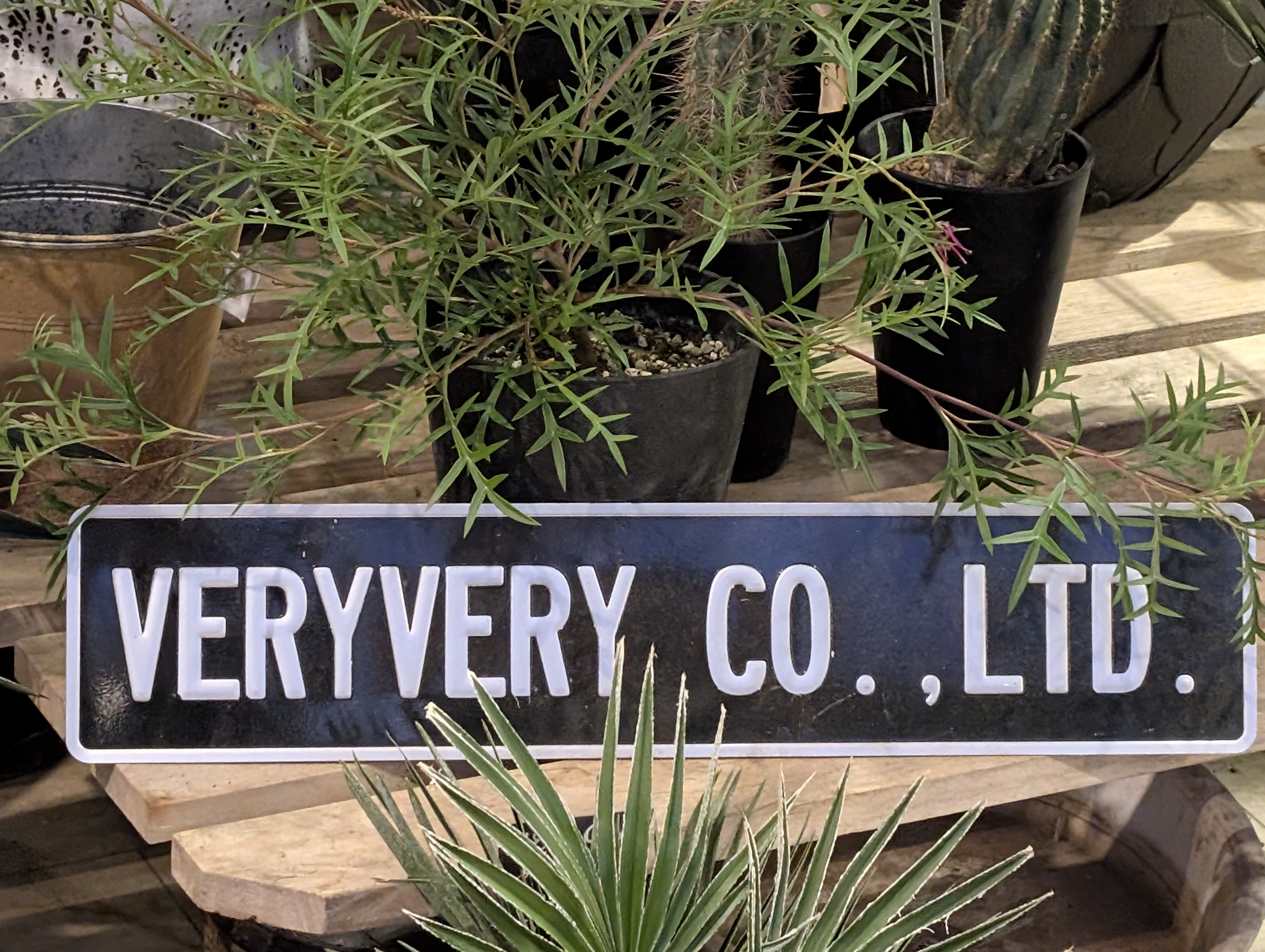 VERYVERY CO.,LTD の看板